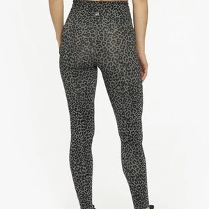 Strut This grey leopard leggings xs